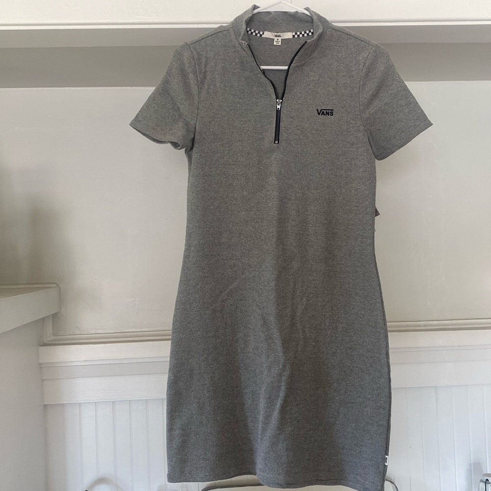 VANS mini dress with zip front - size M